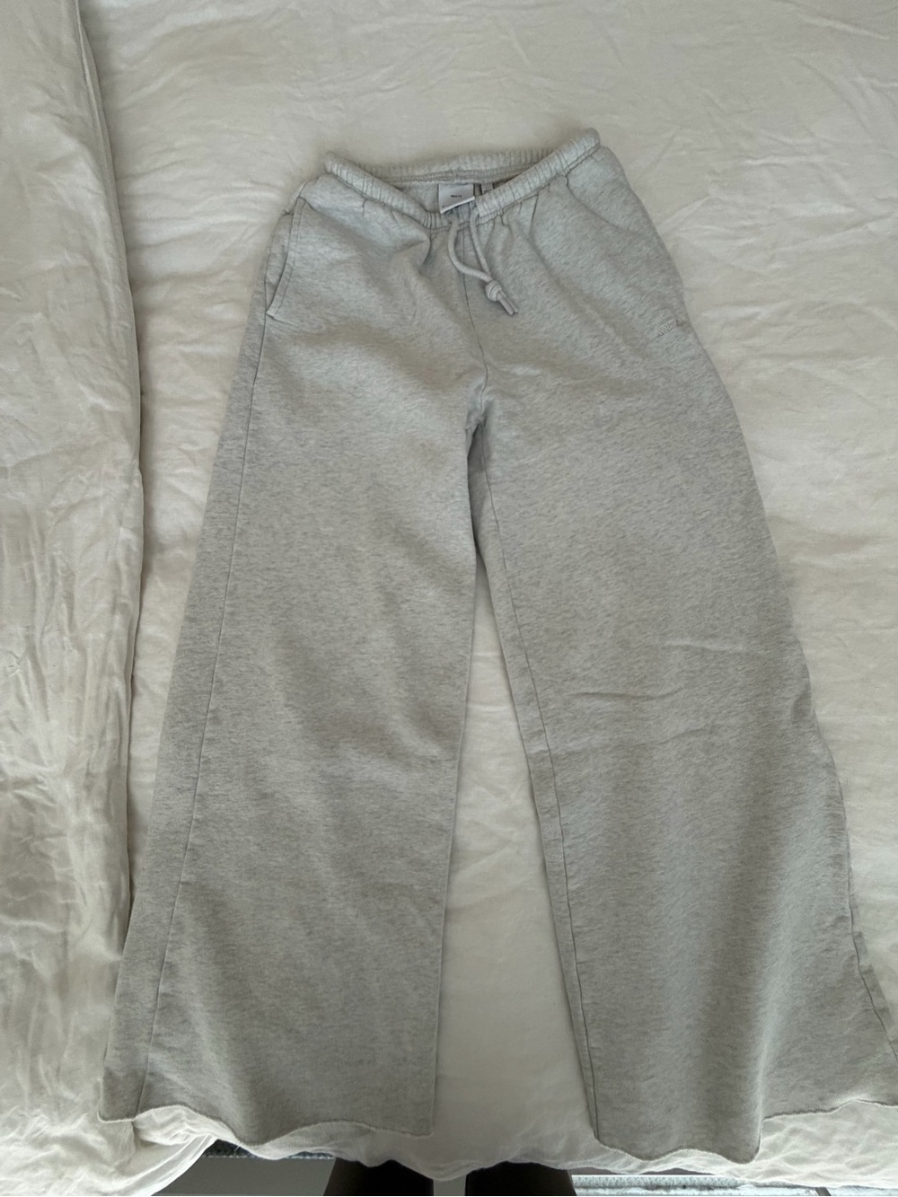 NWOT Aritzia Wide Leg Sweatpants
